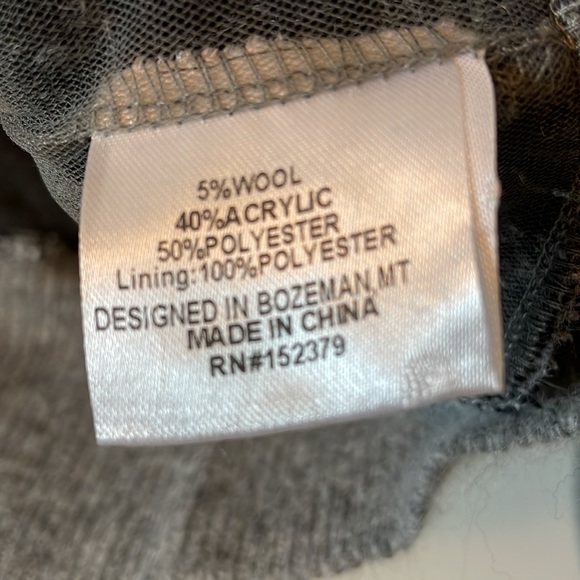 Original Design Sweater - Picture 3 of 4